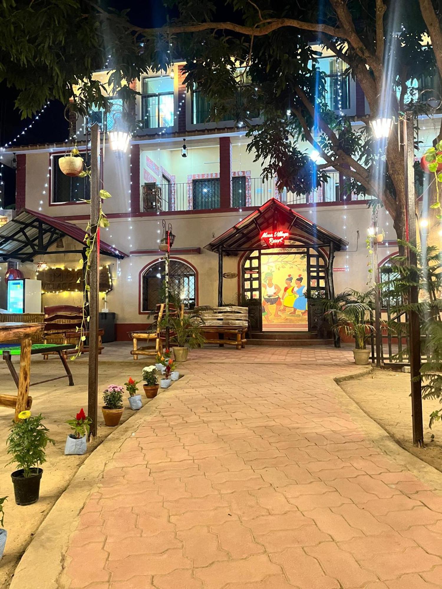 Moon Village Resort Shanti Niketan Luaran gambar